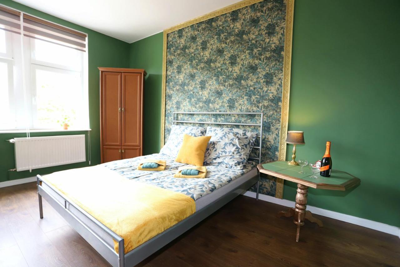 Apartament Stary Zdroj ヴァウブジフ エクステリア 写真