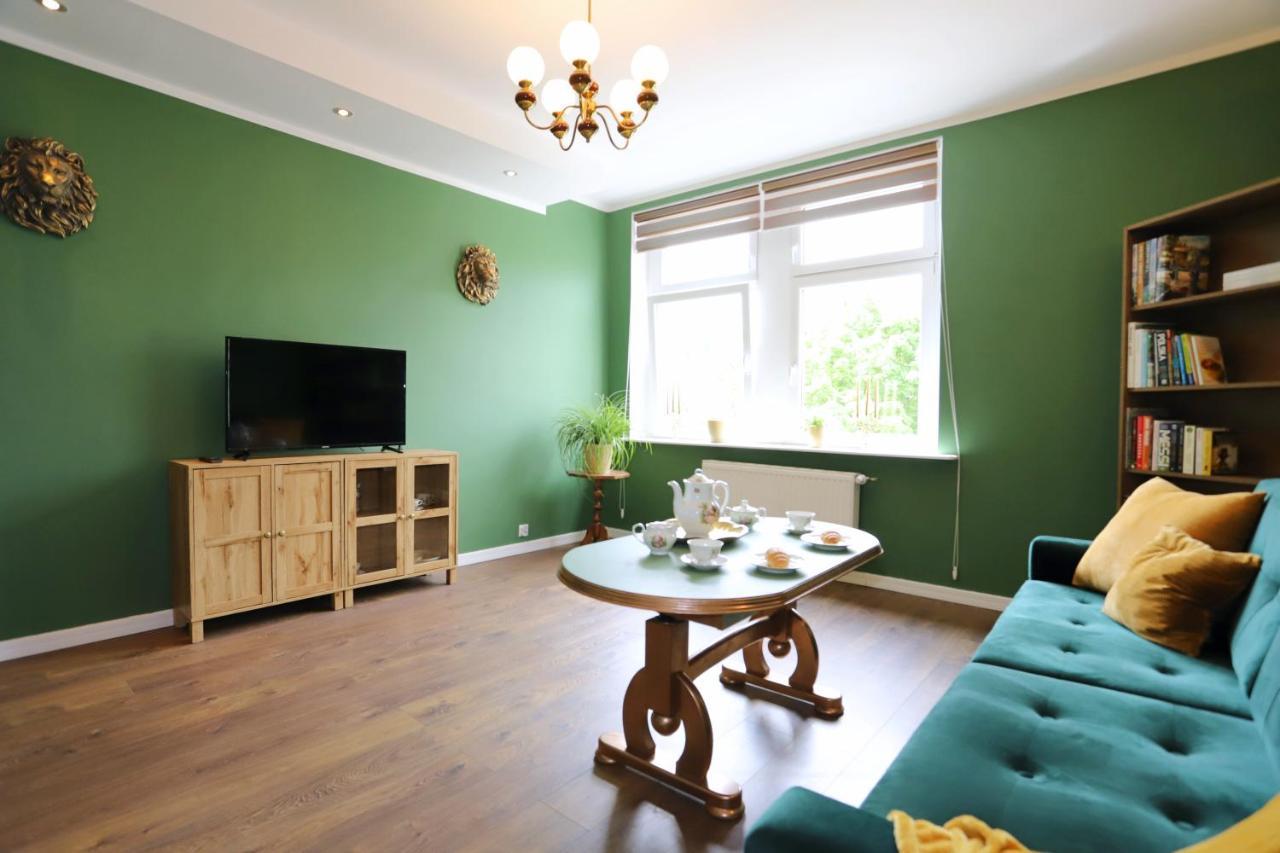 Apartament Stary Zdroj ヴァウブジフ エクステリア 写真